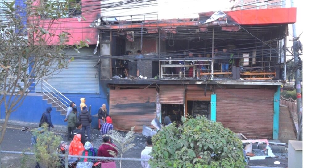 ललितपुर बालकुमारीमा भीषण आगलागी: फार्मेसी, पसल र डान्स सेन्टर नष्ट