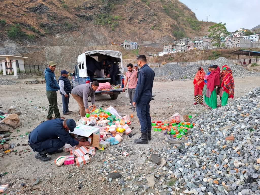 बझाङको चैनपुरमा बजार अनुगमन, १ लाख ४० हजार बराबरका अखाद्य बस्तु नष्ट
