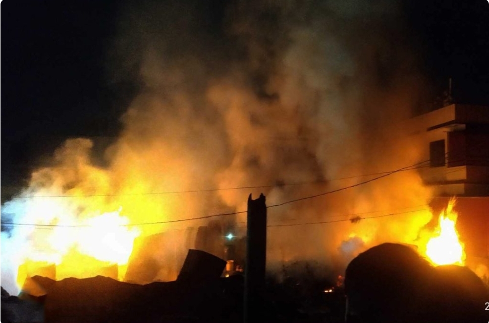 काठमाडौंको नागार्जुनमा भीषण आगलागी, दमकलको अभावले नियन्त्रणमा समस्या