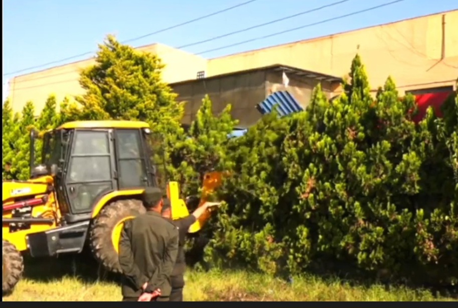 काँग्रेस नेता दिपक खड्काको कम्पनीद्वारा कब्जा गरिएको स्काउटको जग्गामा काठमाडौं महानगरको डोजर