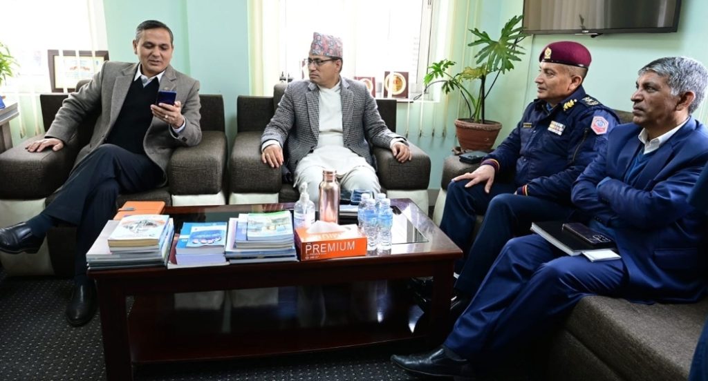 गृहमन्त्री अर्यालद्वारा साइबर निगरानी थप प्रभावकारी बनाउन निर्देशन